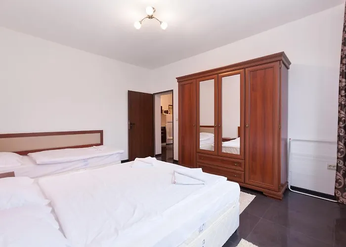 Central Beach Guest Rooms
