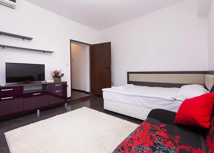 Central Beach Guest Rooms